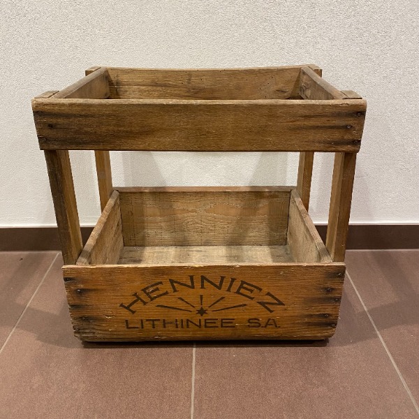 >>rar: antiker holz harasse henniez mineralwasser nestle
