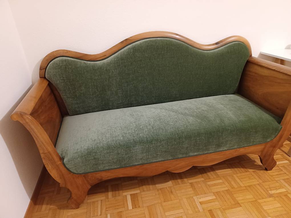 Verkaufe echtes Biedermeier-Sofa, Nussbaum massiv Verkaufe echtes Biedermeier-Sofa, Nussbaum massiv